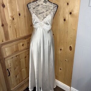 In Bloom By Jonquil Satin Nightgown Lace Wedding Bridal Medium Coquette Peignoir